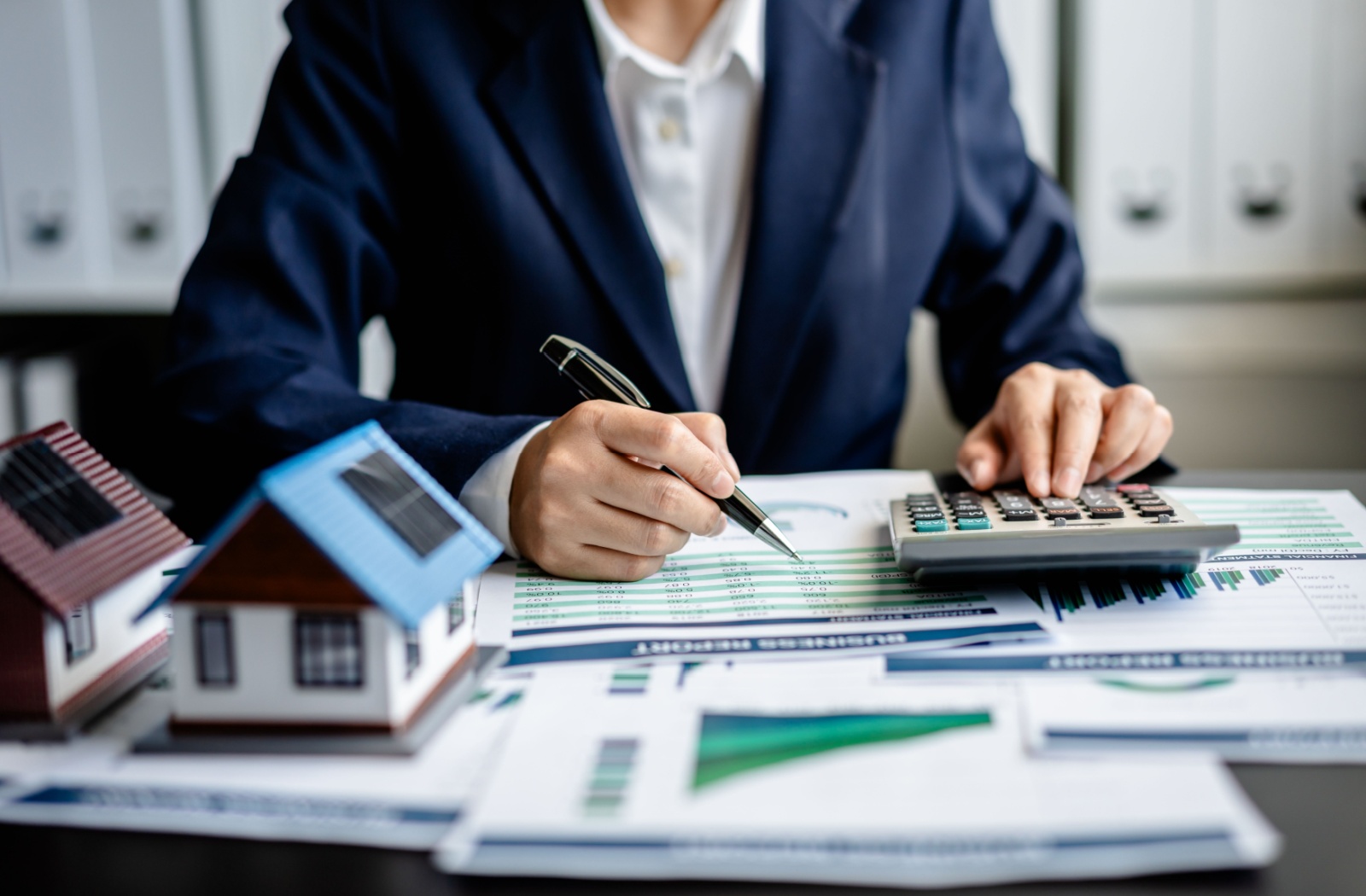 Why Self-Employed and Commercial Borrowers Are Ditching Banks for Brokers in 2026