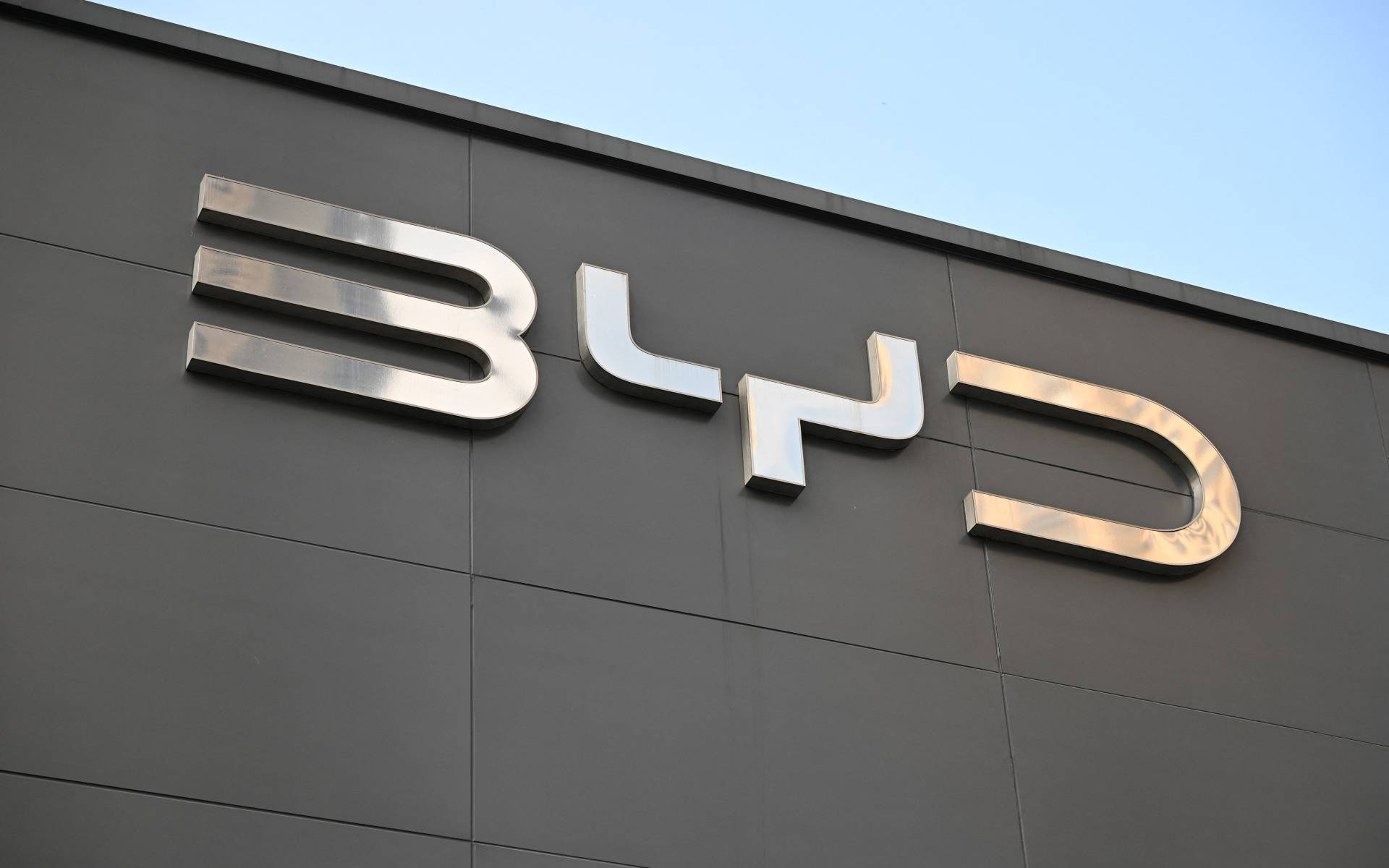 BYD Eyes Brampton's Idled Stellantis Plant: What It Could Mean for Local Homeowners and Buyers