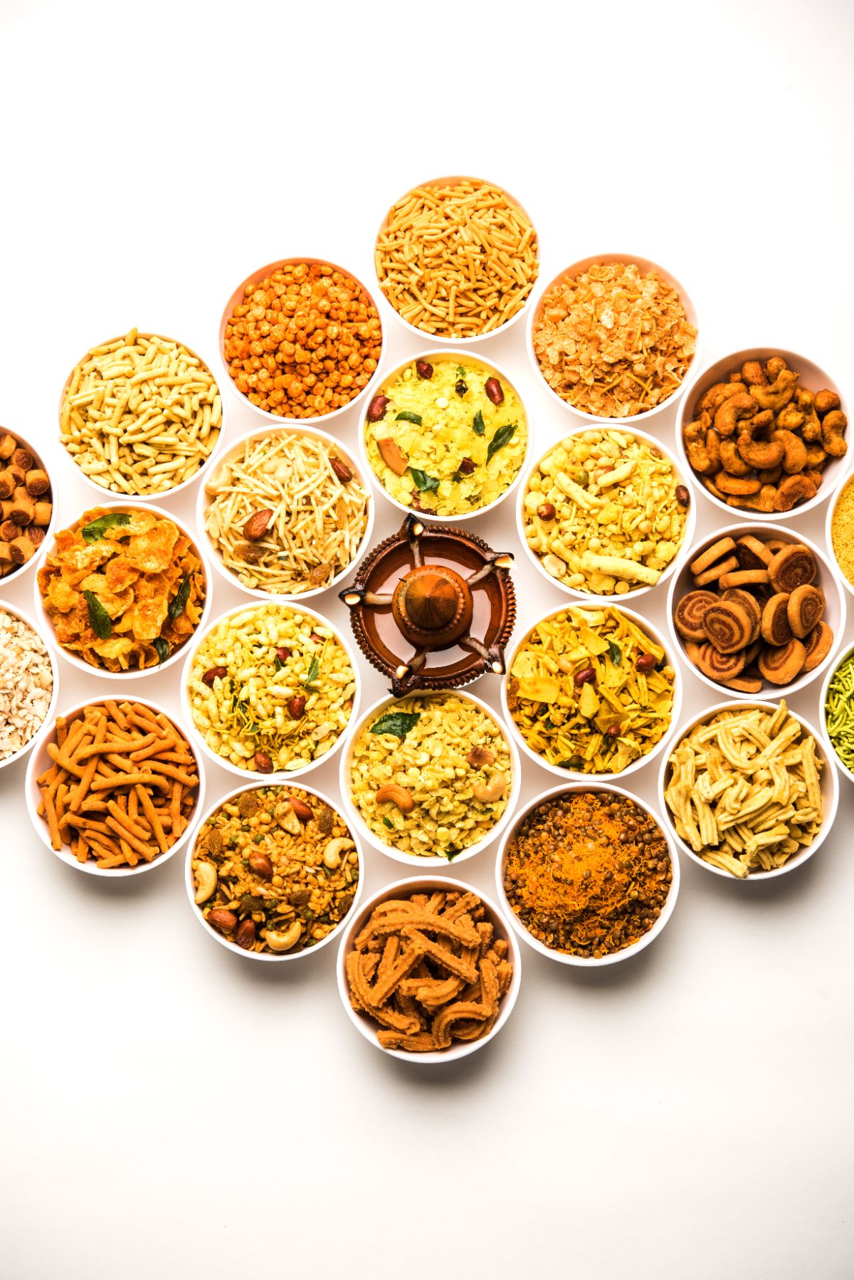 rangoli-farsan-snacks-bowls-diwali-with-diya