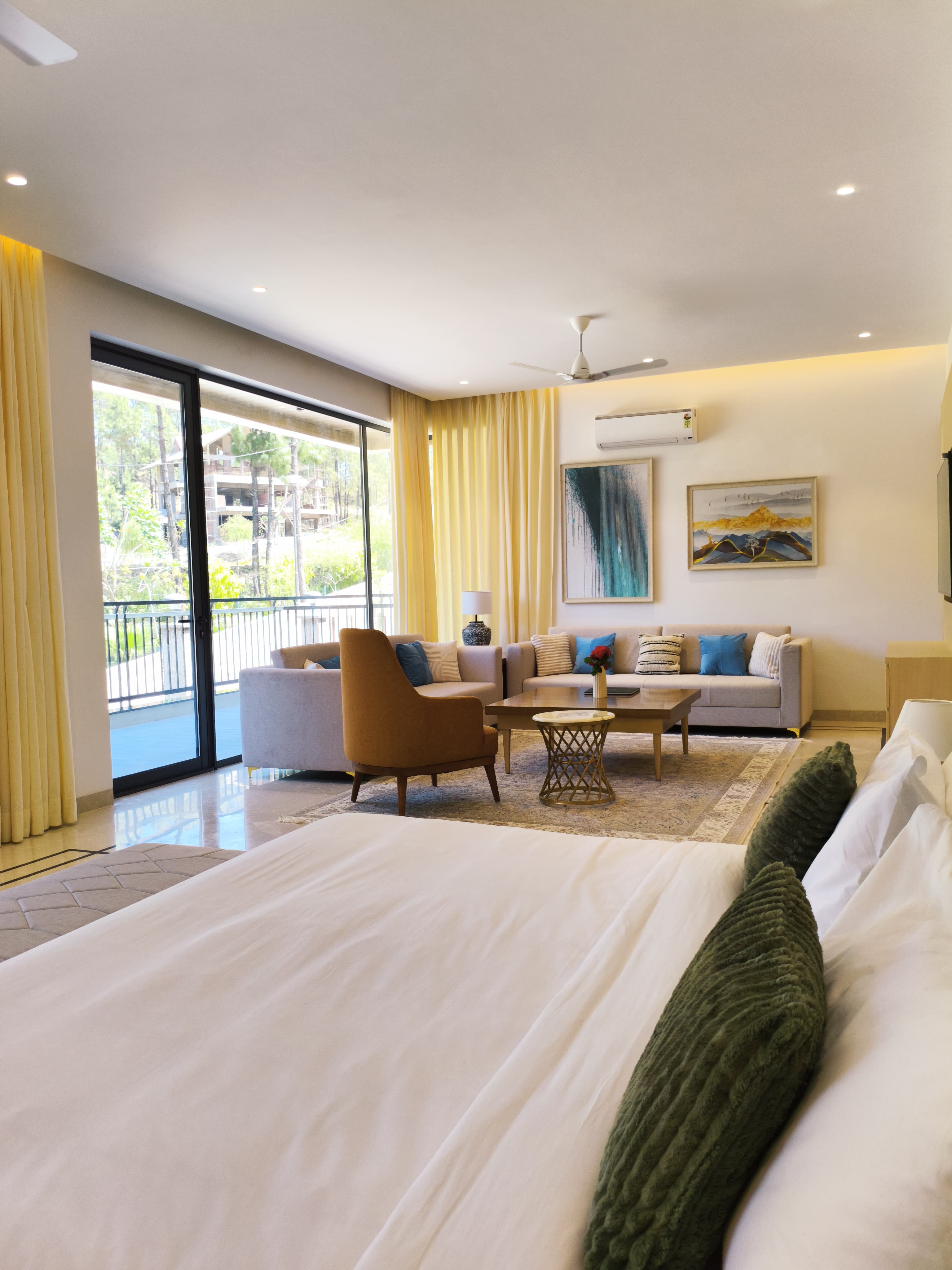 Luxury villa at Kasauli - Image 7