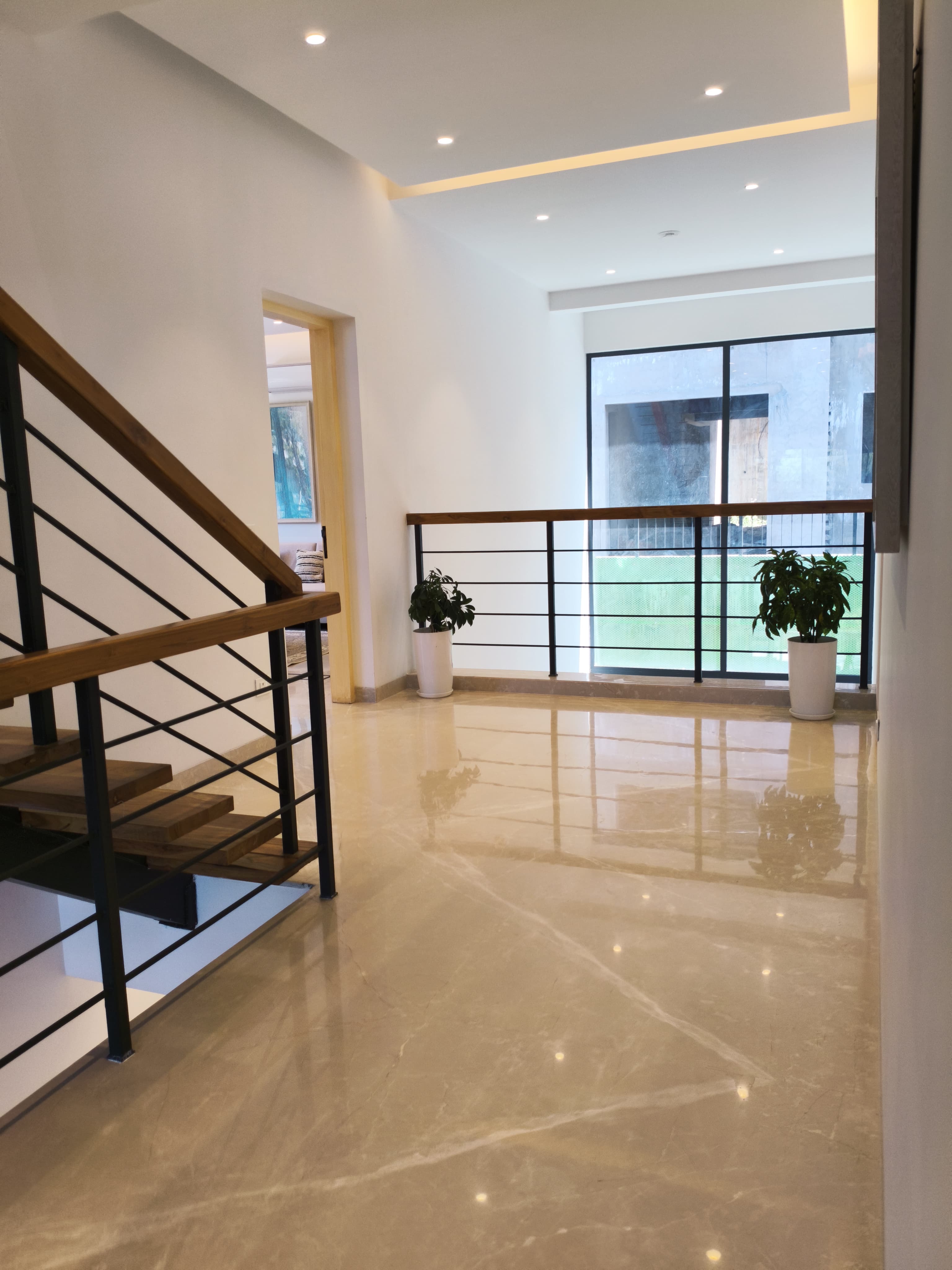 Luxury villa at Kasauli - Image 18
