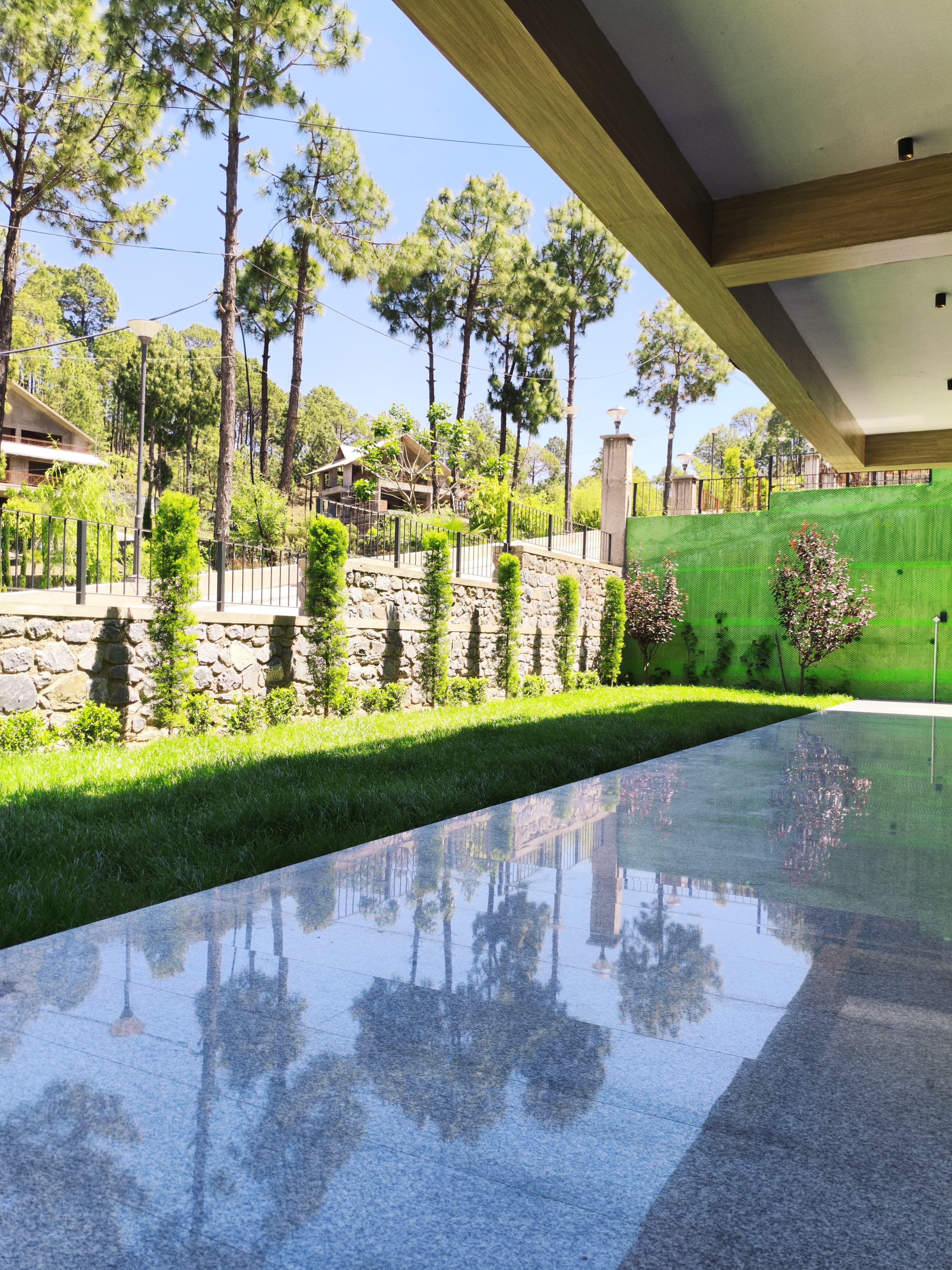 Luxury villa at Kasauli - Image 20