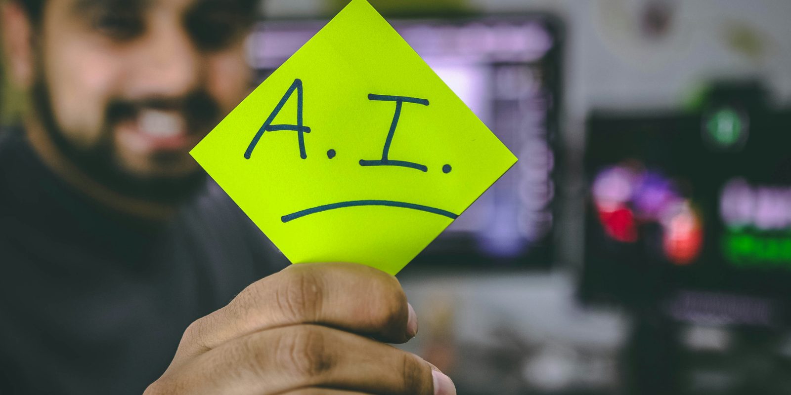 Avatares con IA vs creadores reales: quién gana en ads
