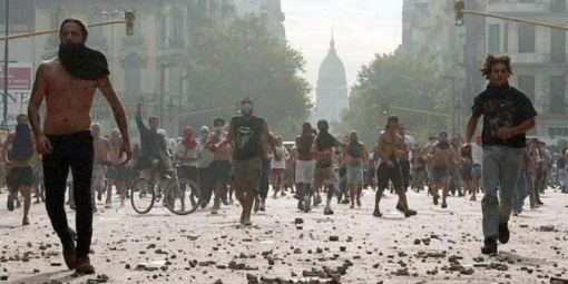 Imagen de la nota 'El Incaa pondrá en pantalla películas a para conmemorar los 20 años del 2001'