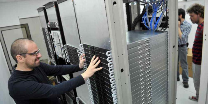 Imagen de la nota 'La UNC potencia su capacidad de cálculo con una nueva supercomputadora'