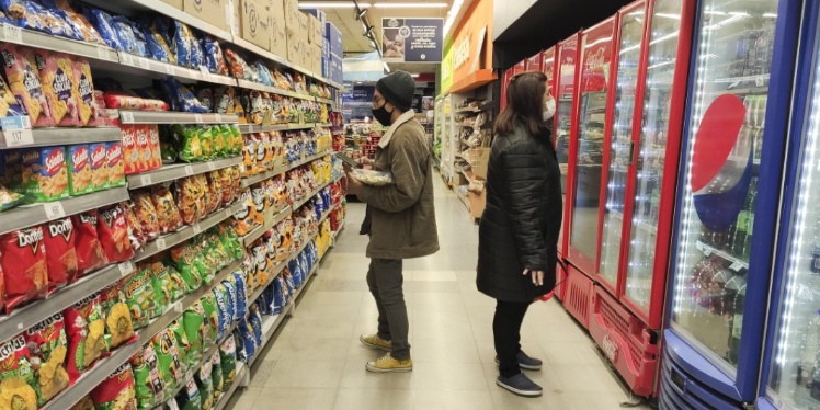 Imagen de la nota 'Dolor en el bolsillo: Para el Indec se desaceleró la inflación, aunque registró un 7%'