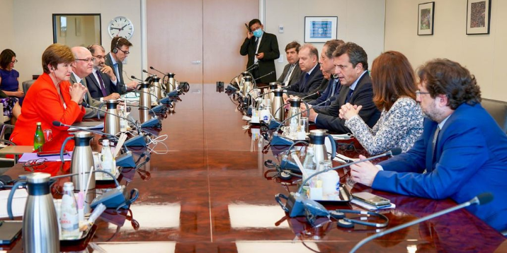 Imagen de la nota 'La estafa de la deuda externa y el irracional ajuste fiscal'