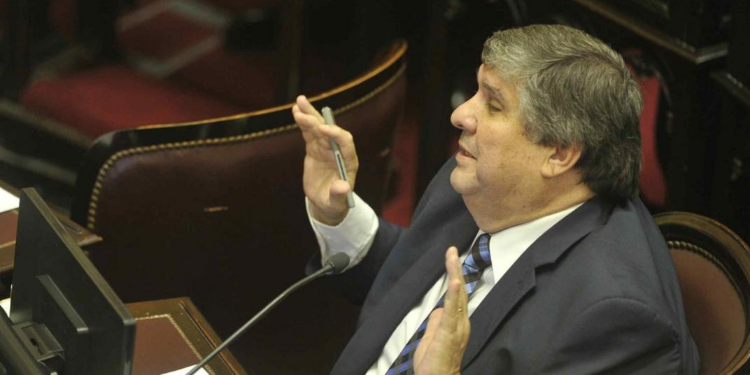 Imagen de la nota 'Mayans ratificó su posición antiaborto, a pesar del amplio acompañamiento al proyecto'