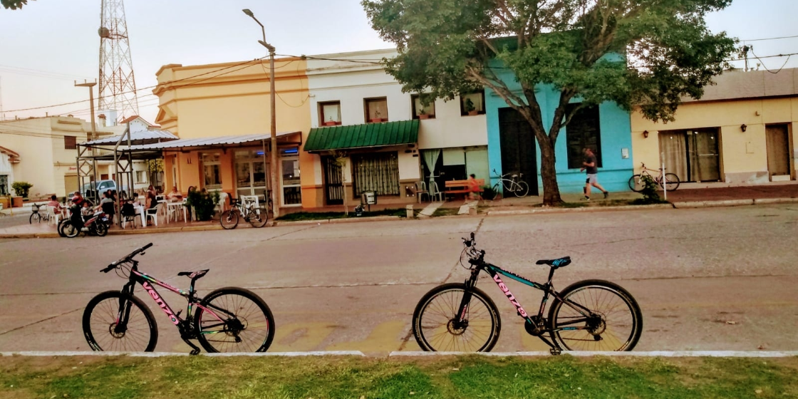 Imagen de la nota 'Todos somos un poco más tristes, pero se vive mejor en los pueblos mas chicos'