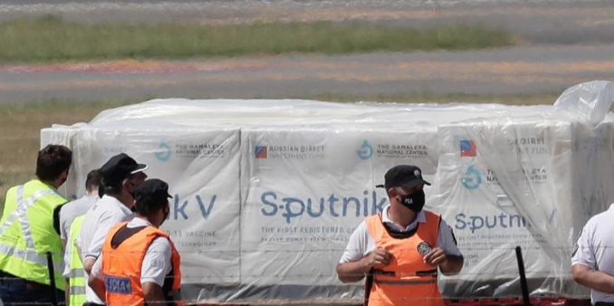 Imagen de la nota 'Tras la aprobación de dos vacunas, la Argentina mantiene negociaciones por cuatro más'