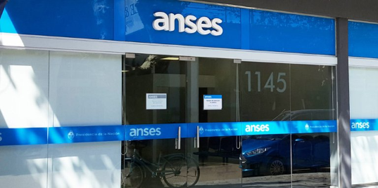 Imagen de la nota 'Jubilaciones, AUH y AUE: ¿Quiénes cobran hoy?'