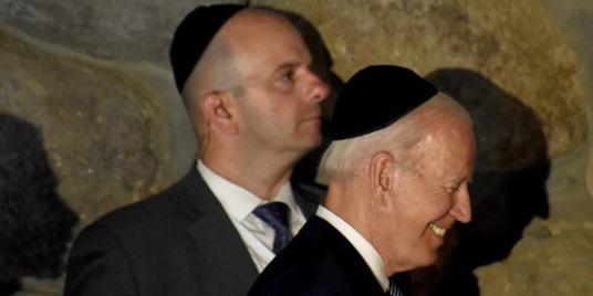 Imagen de la nota 'Europa, acaricia con pavor las cabezas de sus hijos'
