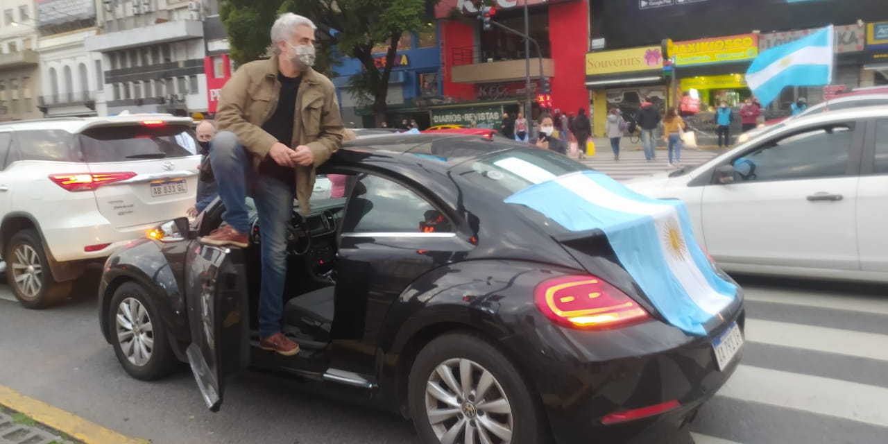 Imagen de la nota 'Violación masiva de la cuarentena para defender la propiedad privada '