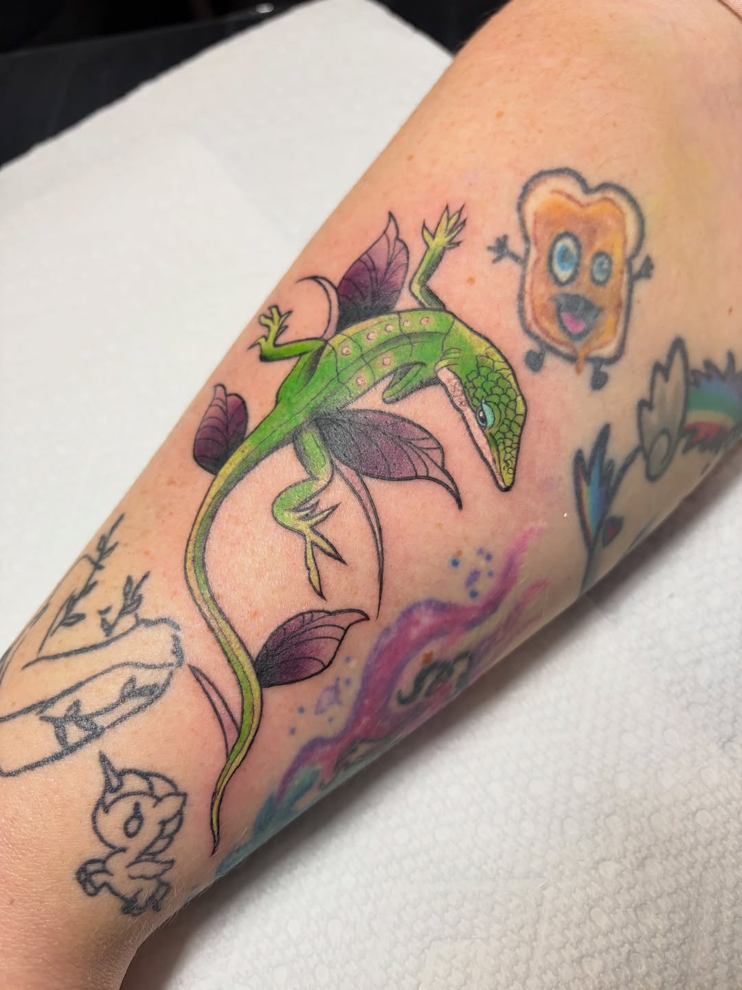 Tattoo dump cause I been lacking and I think these ones need the spot light for a little bit
#tattoo #tattooapprentice