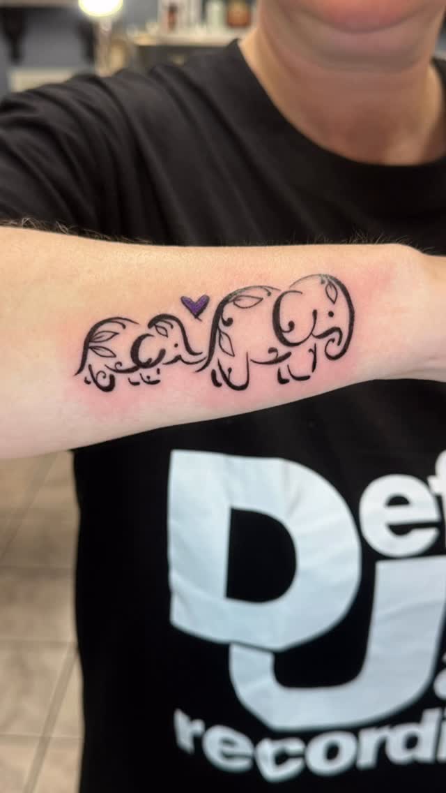 Busy week with lots of little tattoos, thank you! Hope you enjoy the music since Sir Chedda played it on our way home and now it’s on repeat in my bra