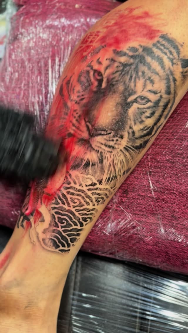 Sprit Animal Tatoo 

When a Tiger  roars  and a Samurai ️ fights — legends are born. 
A fusion of strength, honor & discipline — inked to perfection b