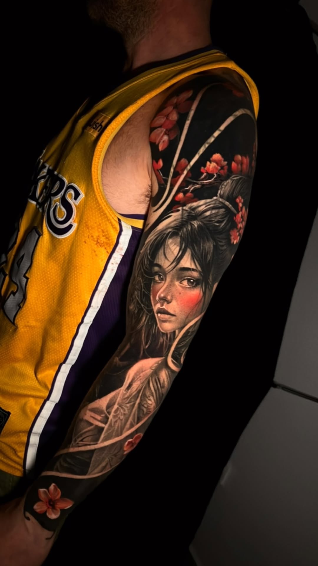 Brazo y espalda completa en dos años ! Mil ganas de enseñarlo ya! Espero que os guste dadle amor ❤️ #Tattoo #art #adrinktattoo_96 #spaintattoo #worldt