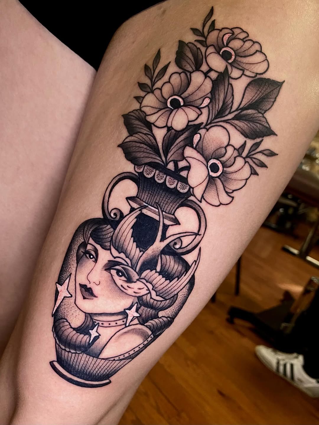 Had a ton of fun with this slightly trippy vase lady for Madison. Thank you always!

Officially on maternity leave! I’m already missing work but so ex