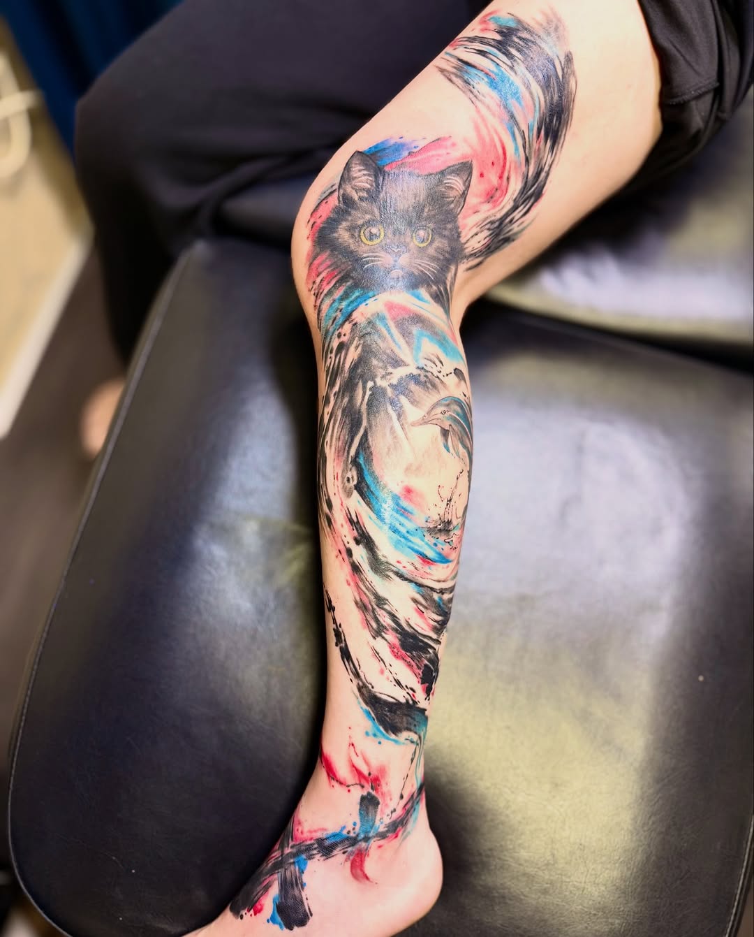 Fully customized water colors style leg sleeve. 
Thank you Mei @leexl_817 for your trust and support always!!  

#legtattoo #watercolor #cattattoo #wa
