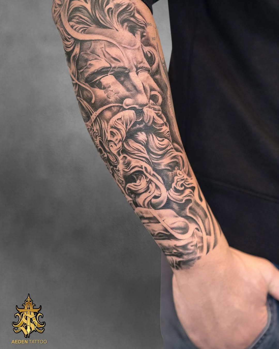 Bow before the ruler of the underworld! ⚡ This custom Hades tattoo beautifully captures the power and mystery of the Greek god of the dead, flawlessly