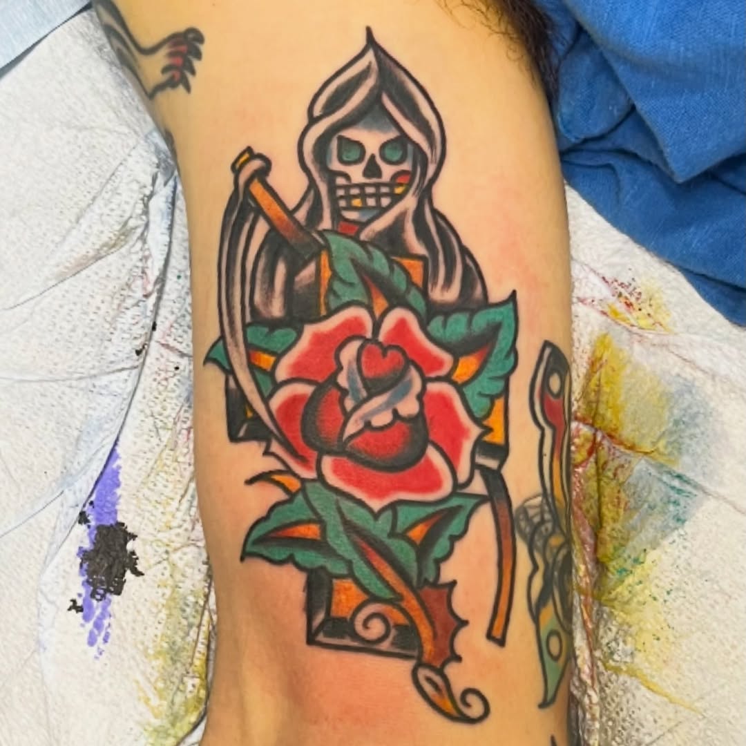 Classic for @cole.roze
#traditionaltattoo #tattoo #tattoos #traditionaltattoos