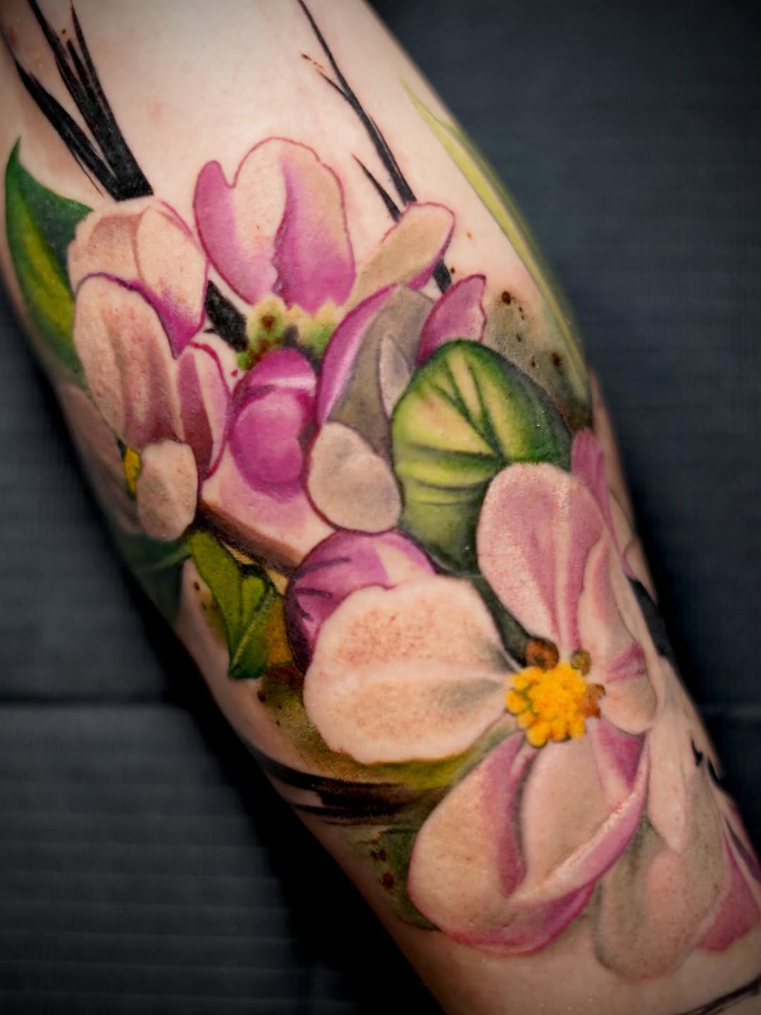 Almost finished with this floral design! Possibly a couple more hours to tighten details and add some more background, etc. Very happy with how it’s c