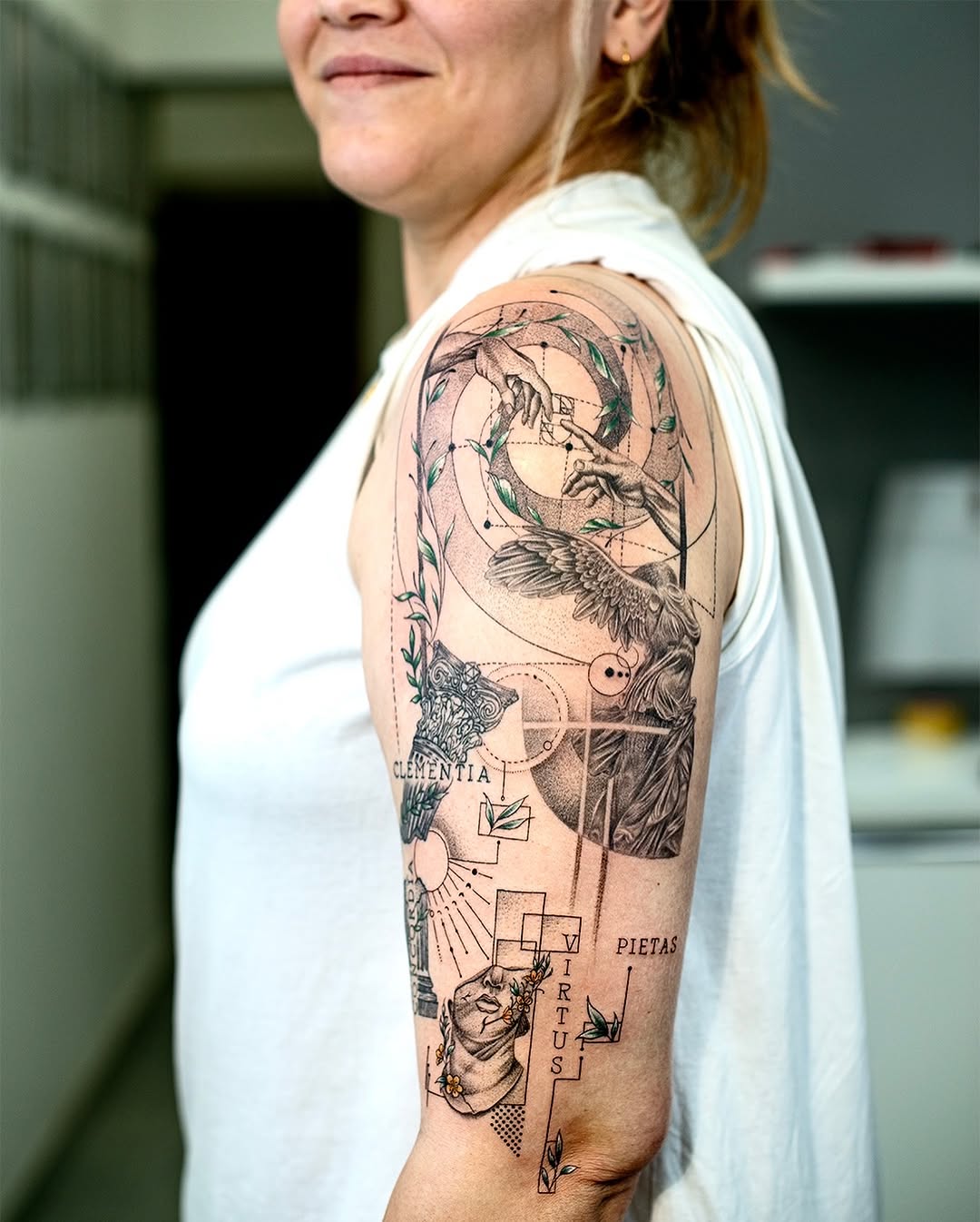 #tattoobodrum #dövmebodrum #bodrumdövme #bodrumtattooartist #bodrumtattoostudio #bodrum #geometrictattoo #linetattoo #linearttattoo #wingednikeofsamot