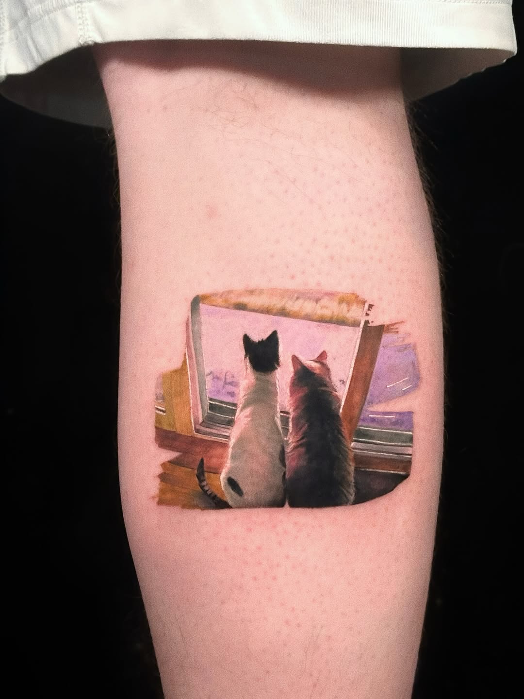 Two souls, one view ✨
This piece captures the quiet beauty of companionship — two cats sharing a sunset by the window, forever together in ink.

Tatto