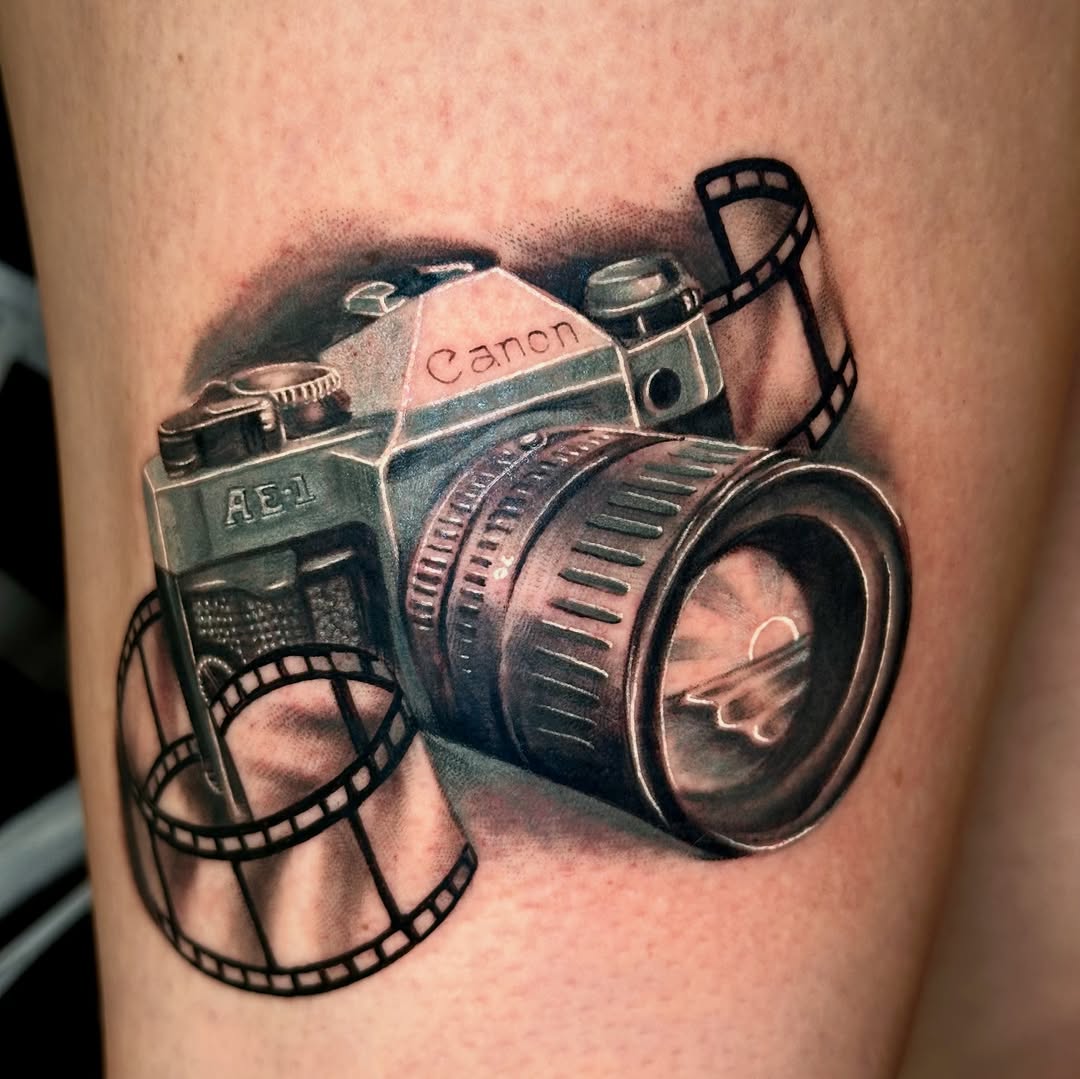 Photo realism on the fly  Done with @rawpigments 

Looking to get more heavy into this type of work, willing to crack some deals to do more of this ki