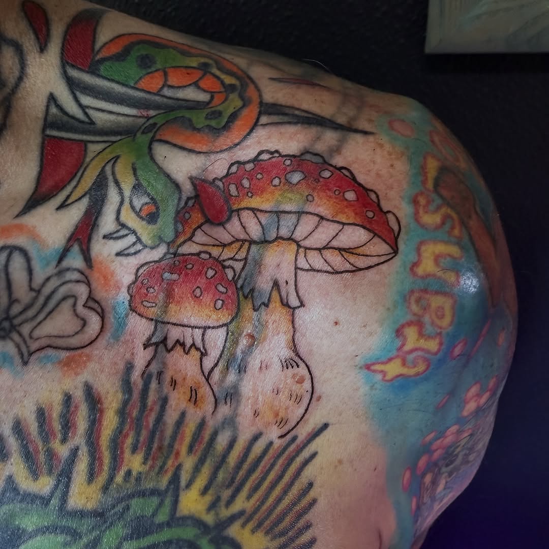  fungi for a fun guy @overkillphotography  #inked @blacksheeptattooaz 

#tattoo #tattooshop #boldwillhold #sharpie