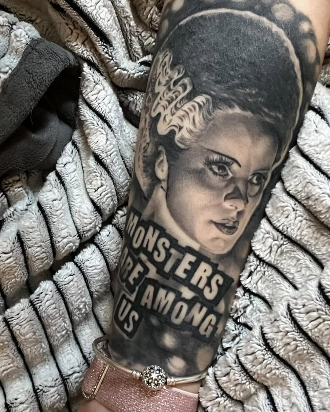 HEALED #brideoffrankensteintattoo 
Thanks for looking! 
.
.
#tattoo #frankenstein #portrait #portraittattoo #realismo #tattoorealistic #inktattoo #ink