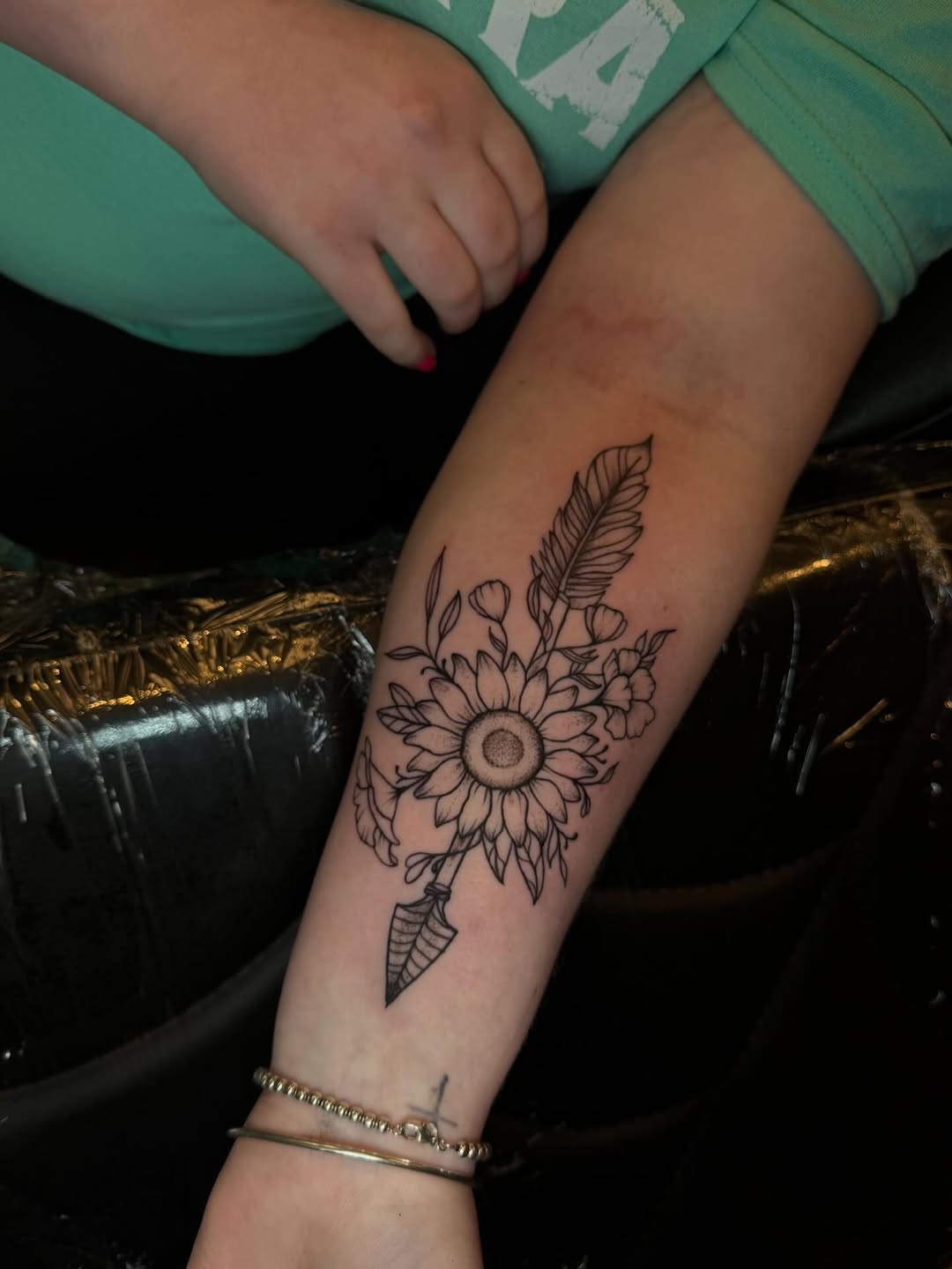 Beautiful floral piece for Karlee! Loved how this came out and happy to make a vision come to life! 

#cttattooshop #cttattooartist #cttattoo #tattoos