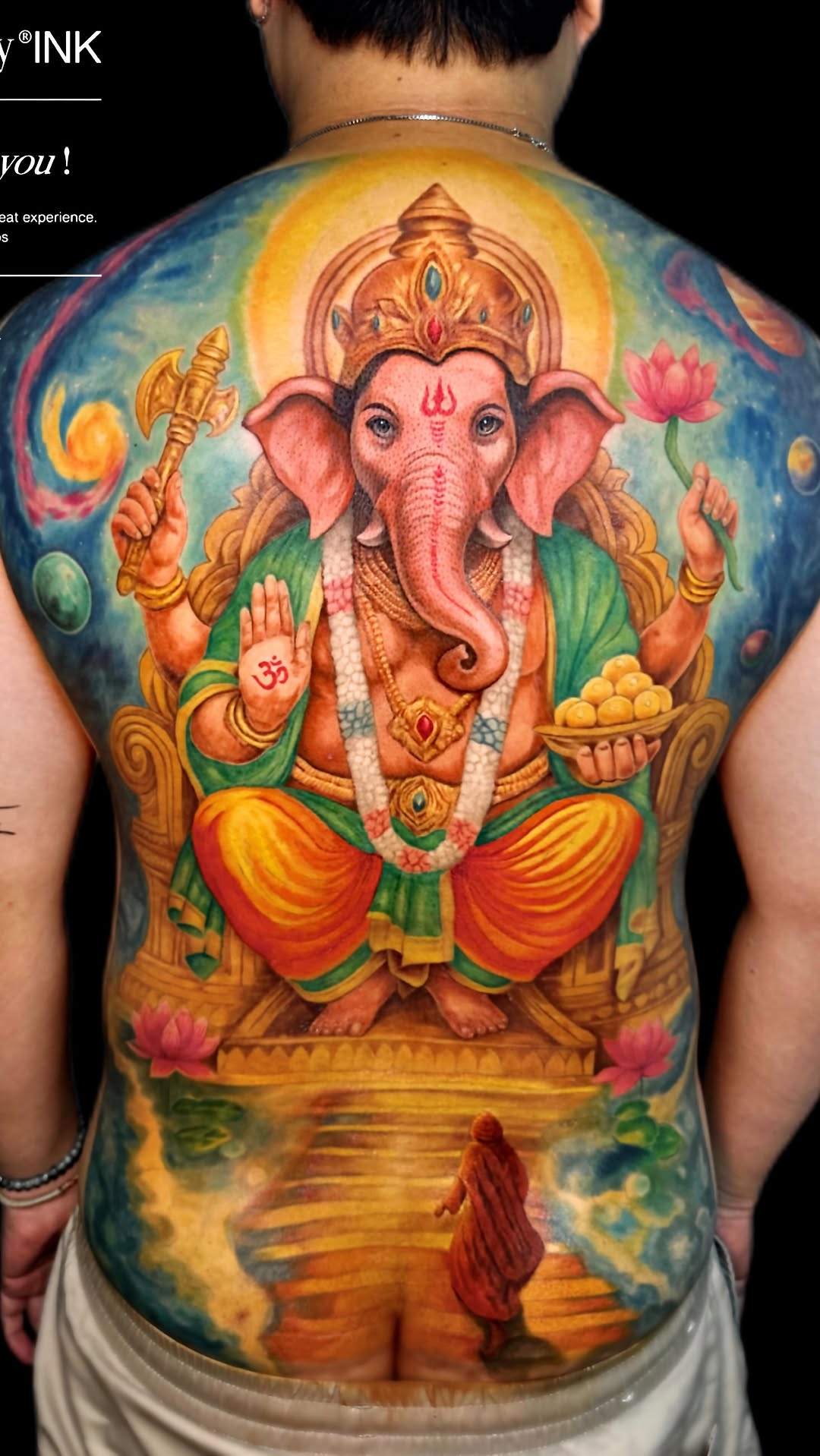  — ̣ ̂̀ đ̂̀ , ̂ ̛̛̀ — ̂̉ ̛̛̣ ̉ ́ ̣̂, ̣ ̛̛̣ ̀ ̛́ ̣ ̛̛̣  ̣ ̛̉ ́.

Ngài ngự giữa vũ trụ xoáy động — nơi hỗn loạn và trật tự giao hòa như chính tâm thức c