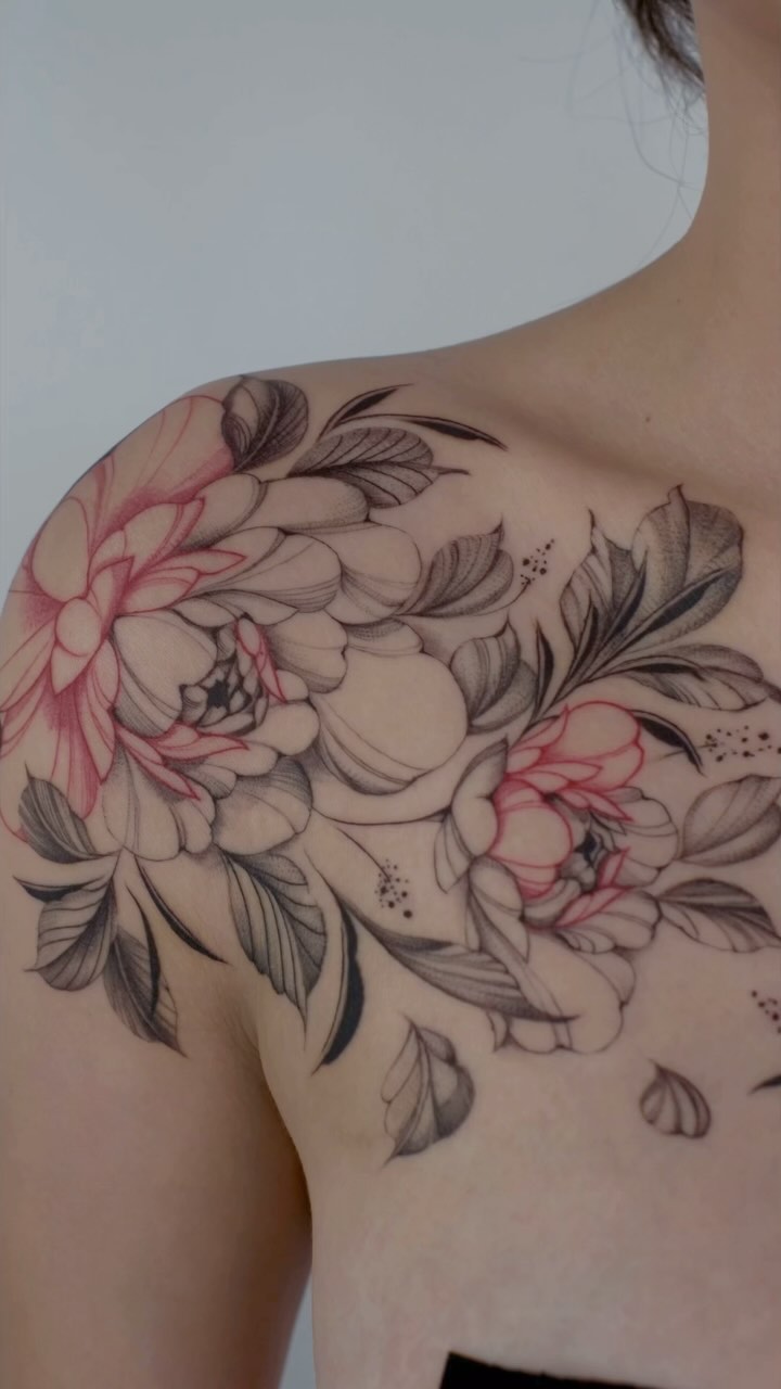 Two inspiring days of sessions with Diana, who traveled all the way from San Francisco to get this tattoo done.  This stunning piece wraps around her 
