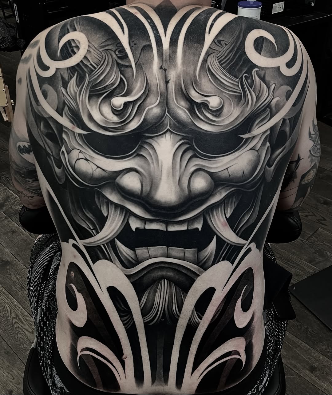 Full back piece inspired by traditional Japanese masks.
Many hours of work but such a great feeling seeing it all come together. 

Dona at @artfaktors