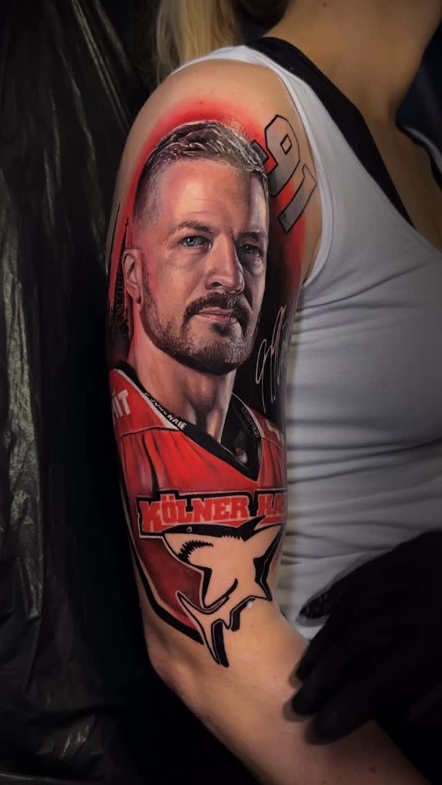 Aus Stärke wird Geschichte.❤️‍
Doch wahre Kraft beginnt dort, wo Schmerz und Wille eins werden.
Moritz Müller – ein Symbol für Ausdauer, Hingabe und u