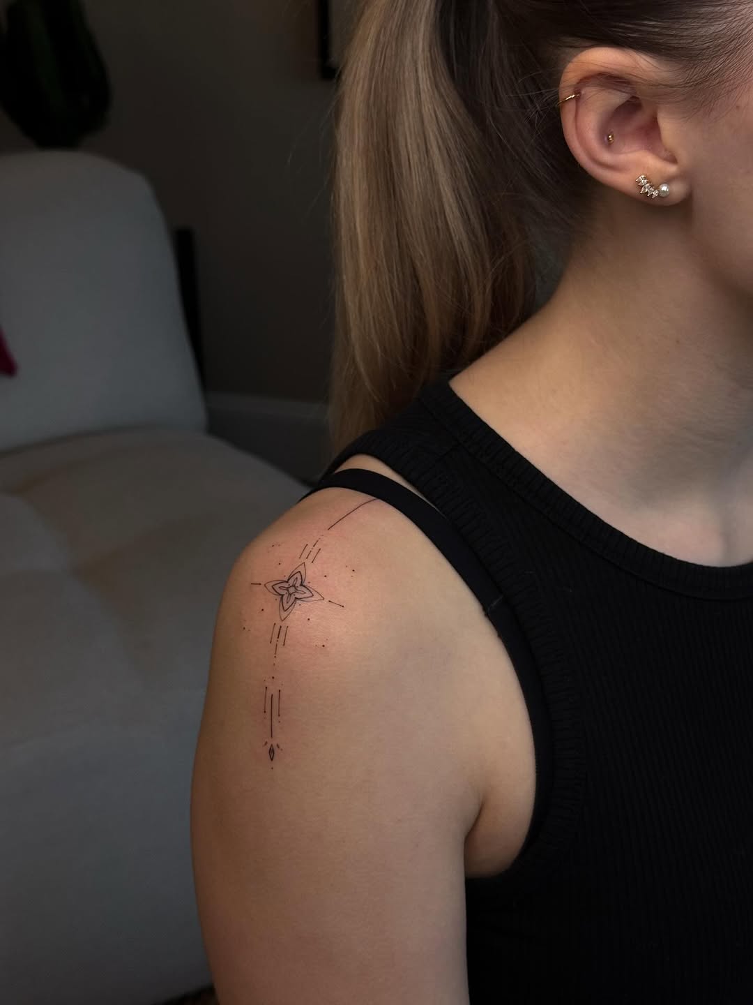 Shoulder ornament for L. 

#finelinetattoo #ornamenttattoo #mandalatattoo #tattooinspiration #tattooideas