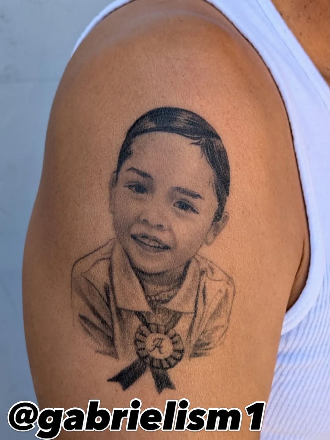 Black and grey portrait tattoo done by @gabrielism1 at Apollo Beach Tattoo Company. 

#tampa #tampatattooartists #tampatattooshop #apollobeach #portra