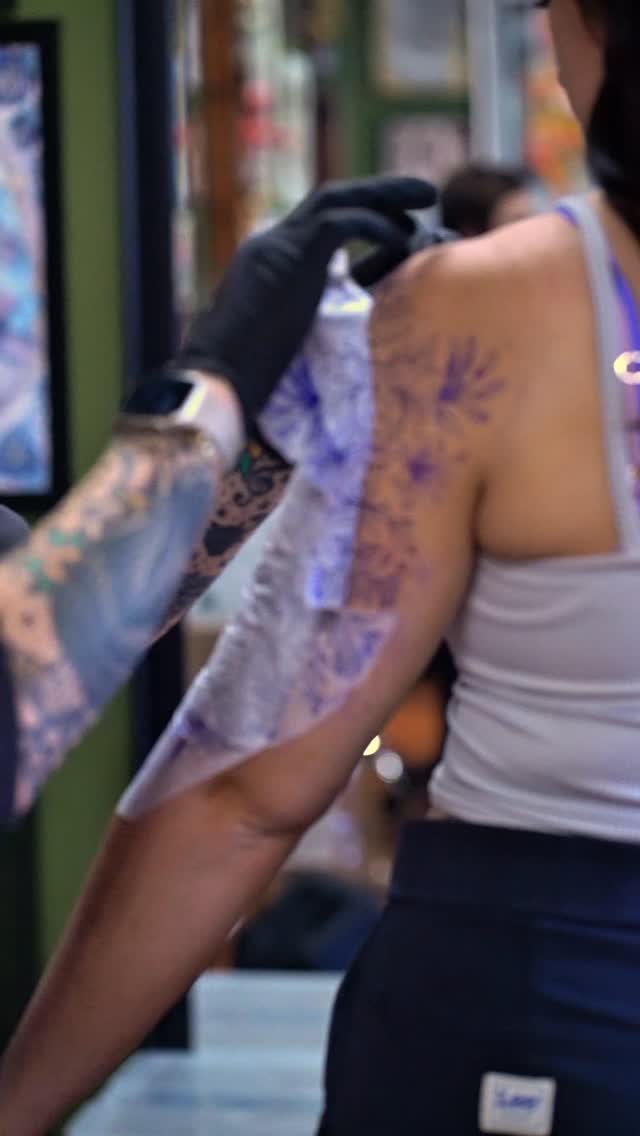 Nothing planned for this weekend?! You can change that! Go stop by @area54tattoos and get a tattoo by one of their amazing artists! 
#tattooshop #tatt