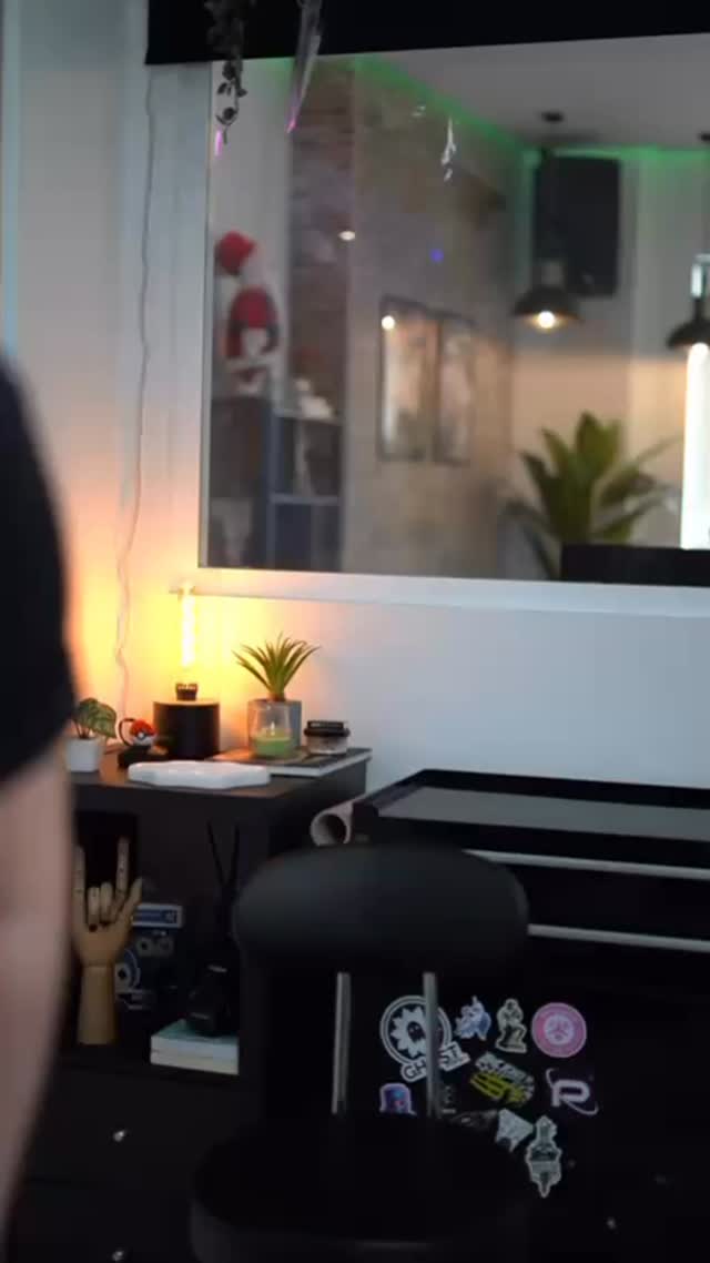 For booking please feel free to contact Grego directly.

WhatsApp : +34 603 54 57 27
Email : gregorinfer@icloud.com
@distrito21.tattoostudio