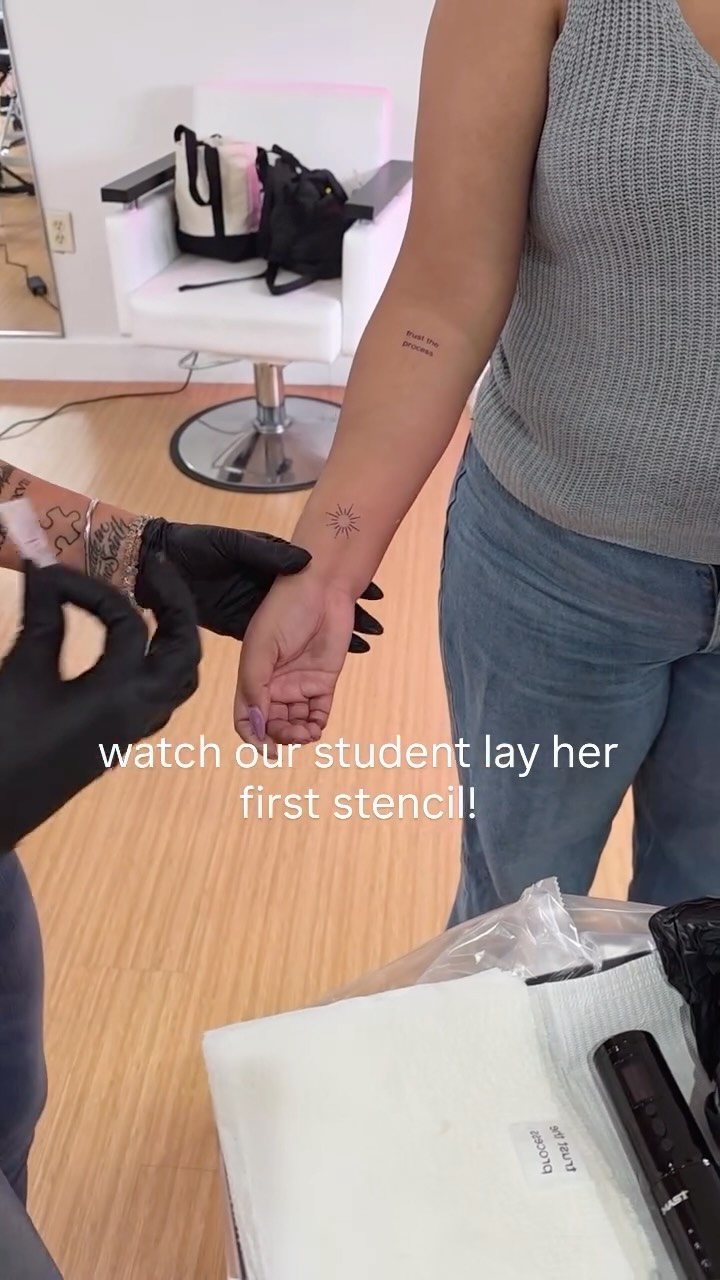 She did so good! 

#tattootraining #learntotattoo #tattooartist #finelinetattooartist #azlocalbusiness