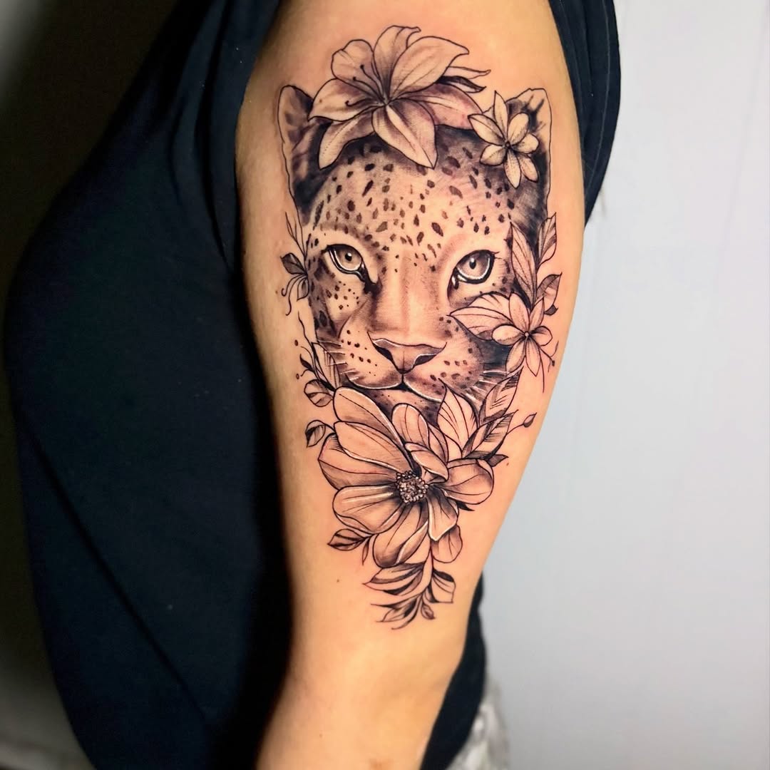 Leopard + florals by Yudi 

To book:

 www.artnsoultattoostudio.com
 Text shop manager  Whitney:  201-820-4341

 Art n Soul Tattoo Studio

#leopardtat