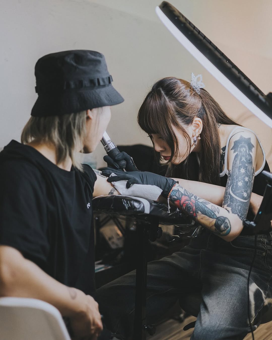 完滿結束充實忙碌又疲倦的星期
多謝公司 @6.ench 多謝 @fmnd.tattoo 
感謝同行、客人仲有同事既互相支持+幫助✨
一齊繼續喺紋身路上加油