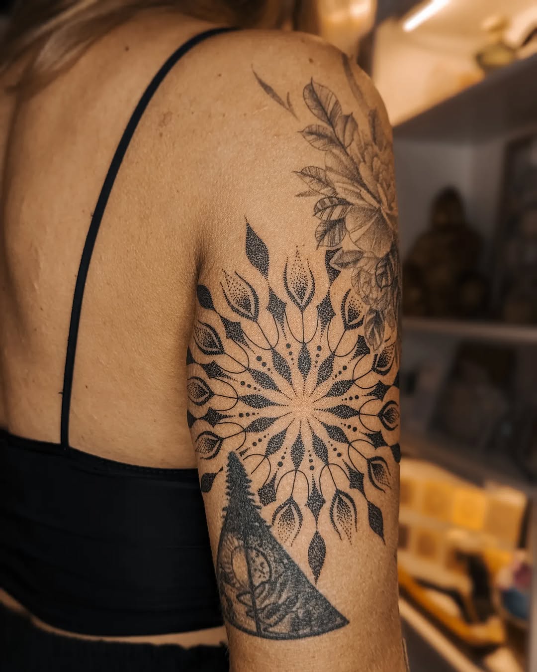 Mandala for Alli

This was a favorite :) really like keeping those mandalas delicate and crispy! 

Thank you for always trusting me Alli - number 4 in