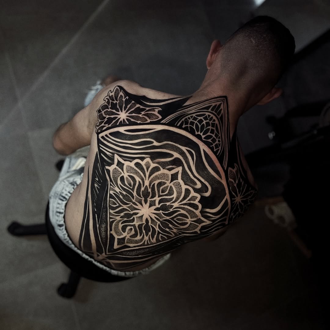 Thank you @_takhs__ 
@vladbladirons 
@eclipse.tattooink 
@hornetarttattoosupply 
@sorrymomtattoo