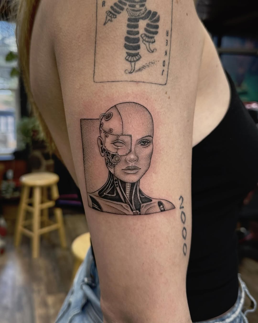 Cyborg girlie for @cyotii 
•
•
•
•
•
#cyborggirltattoo #cyborgtattoo #tattoo #art #blackandgrey #colortattoo #femaletattooshop #femaletattooartist #ta