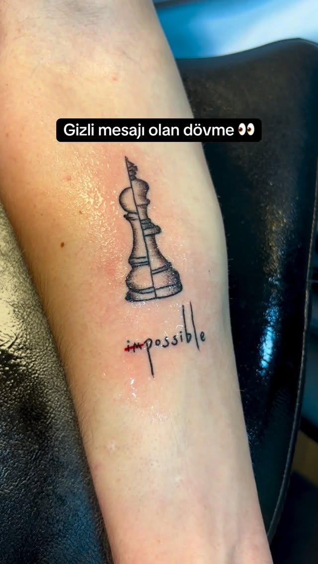 Bu dövmenin içinde gizli bir mesaj var…
İlk bakışta herkes fark etmiyor 
Anlamını bilen yoruma yazsın ⬇️
Bakalım kaç kişi çözecek?

#fyp #tattoo #dövm