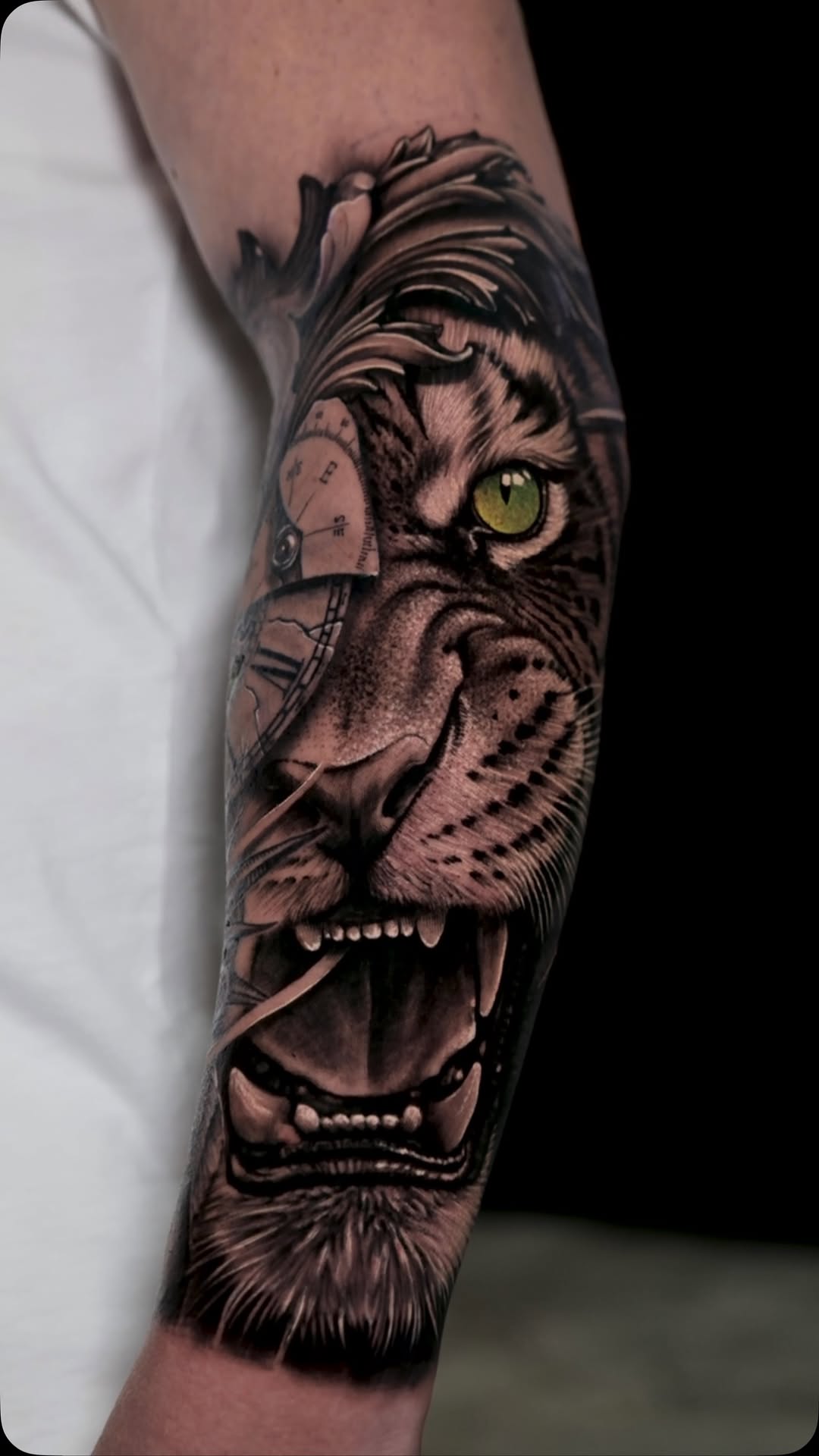  Yarım kol, tam etki!
Her detayı özenle işlenmiş bu yarım kol dövme, tarzını ve karakterini yansıtmanın en güçlü yollarından biri.
Ankara şubemizde ha