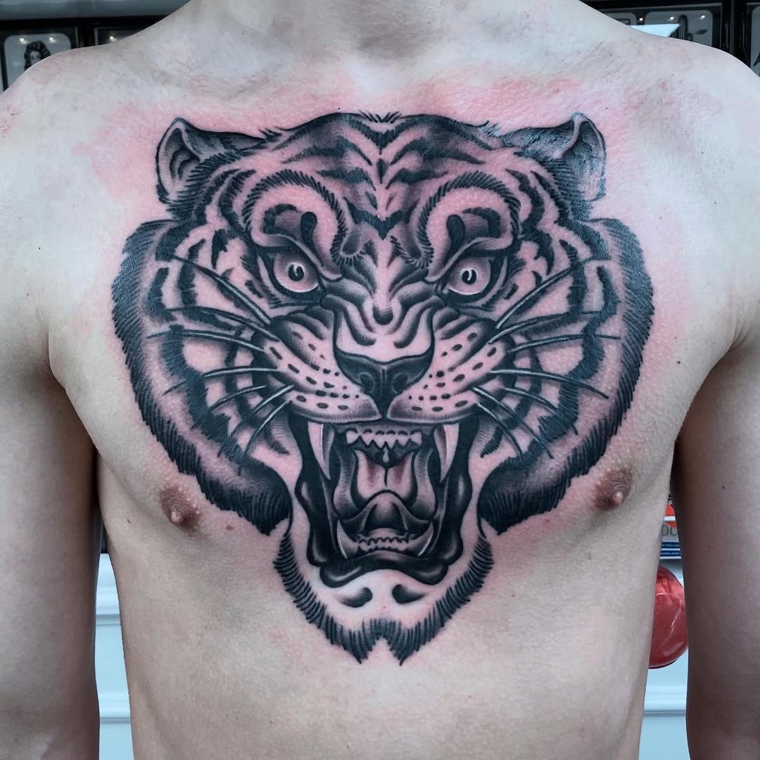 Book din næste tattoo hos os! 
Hel eller halv dag eller bare en walk in alt er velkommen. 

—————————————————————
#tattoo #tattooist #tatuering #tradi