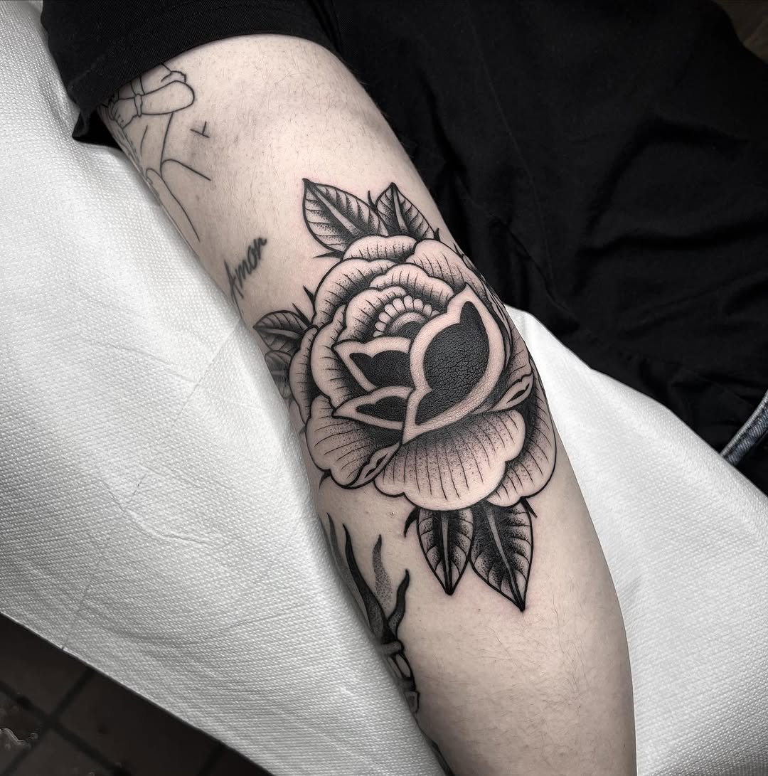 My little peony for @nicolas_espasandin ✨
Thanks bud! 

For those who think I‘m booked a long time. I‘m not. Always have to chuckle a bit when I get a